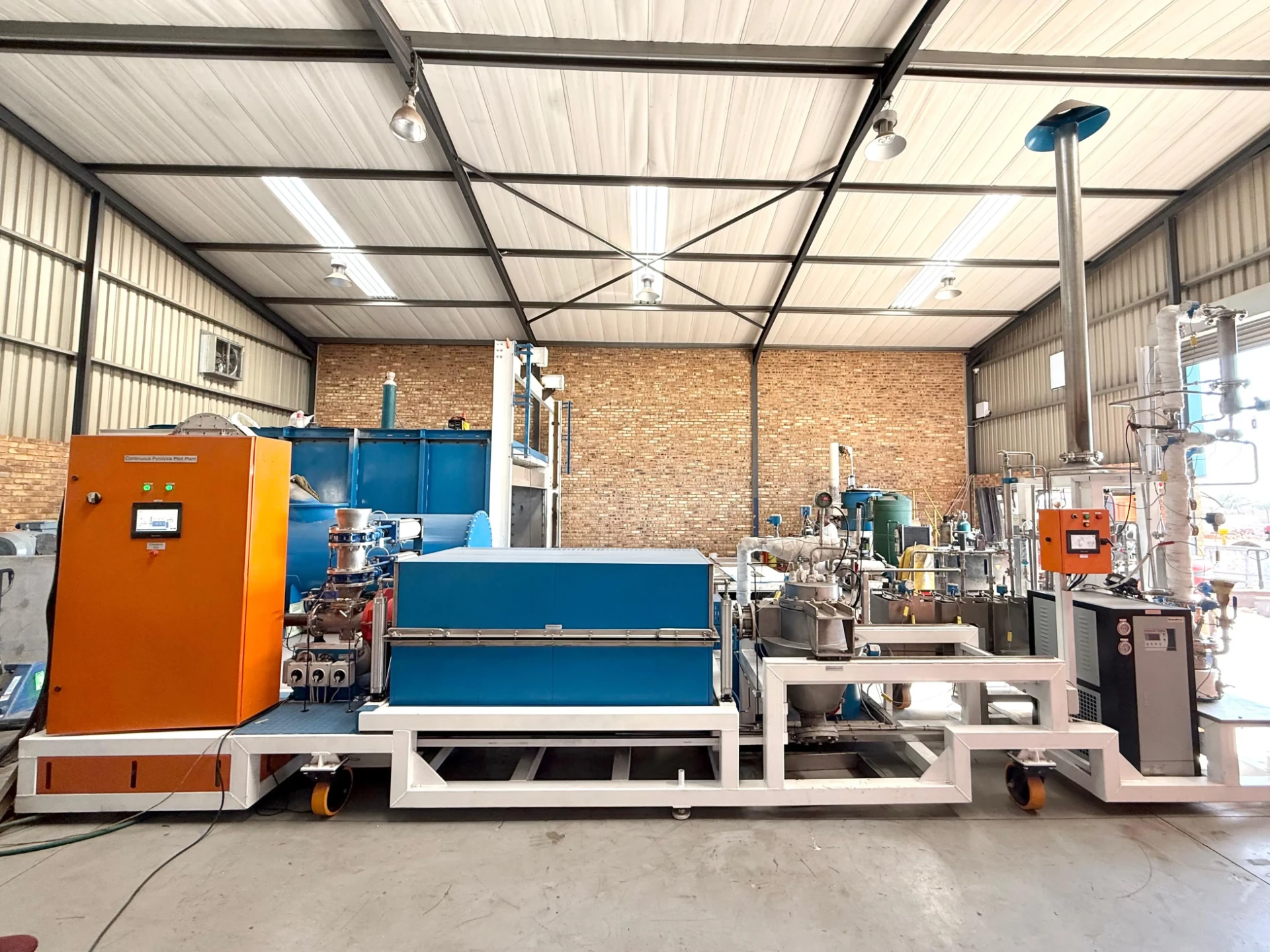 Continuous pyrolysis pilot plant testing equipment